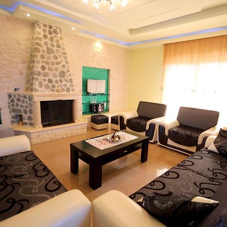 Mihal Suites Sarande Exterior photo