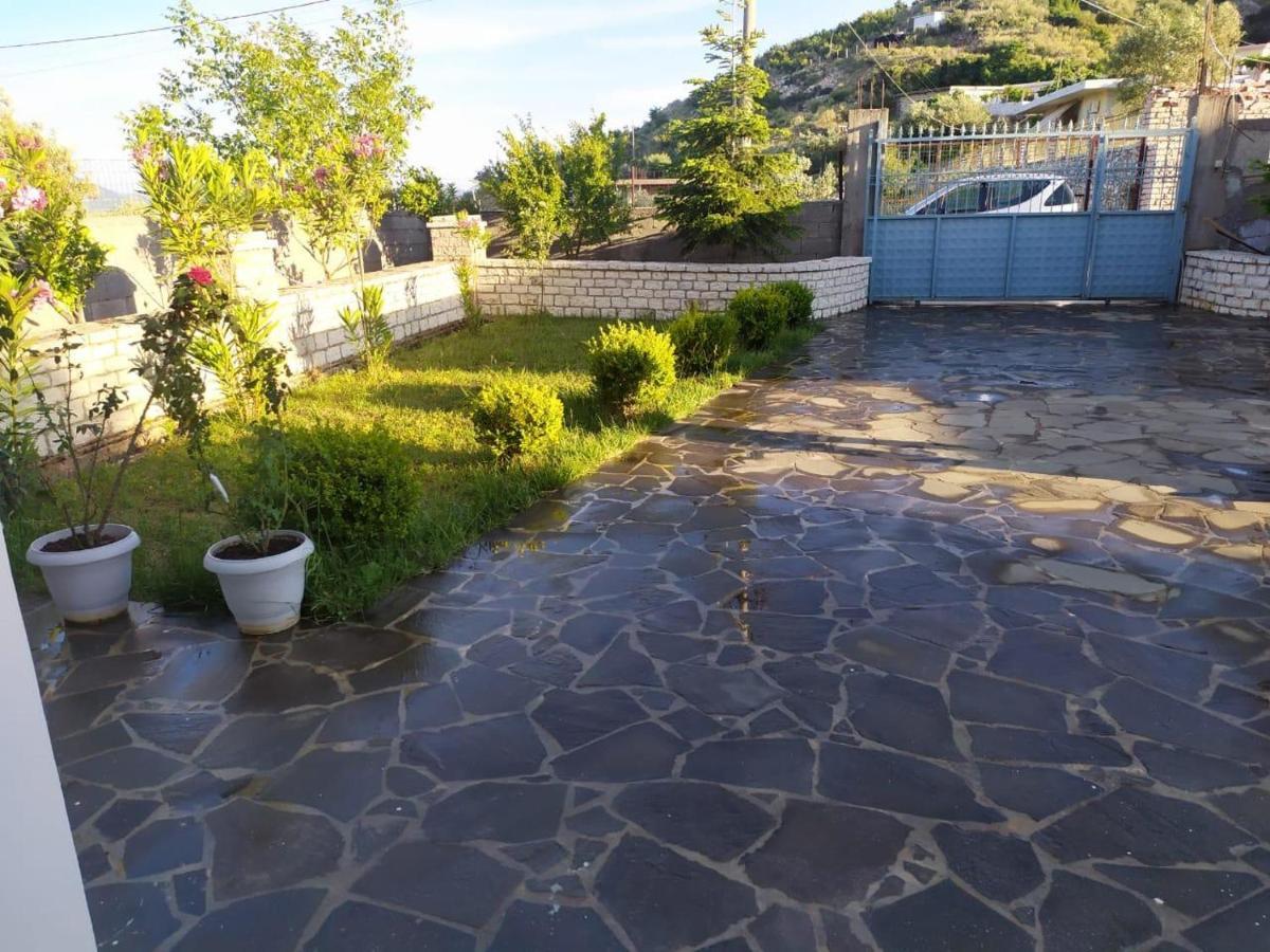 Mihal Suites Sarande Exterior photo