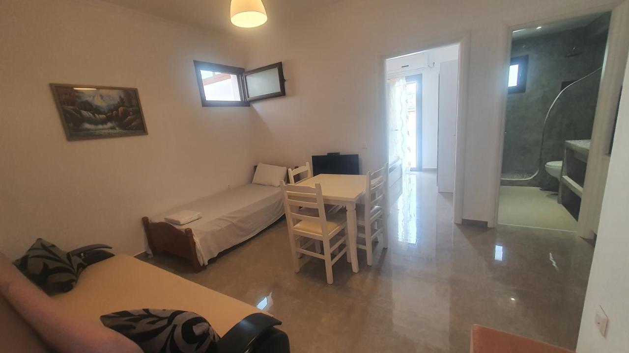 Mihal Suites Sarande Exterior photo