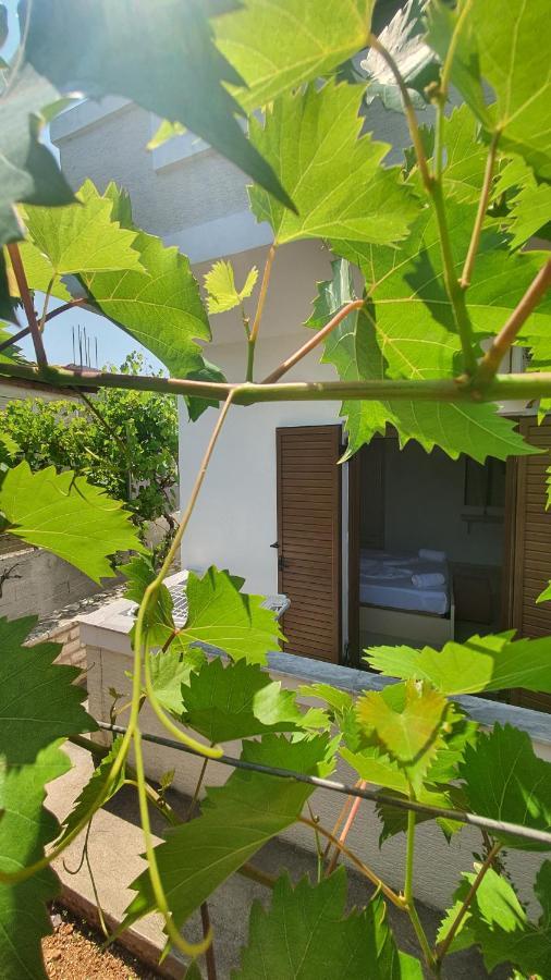 Mihal Suites Sarande Exterior photo