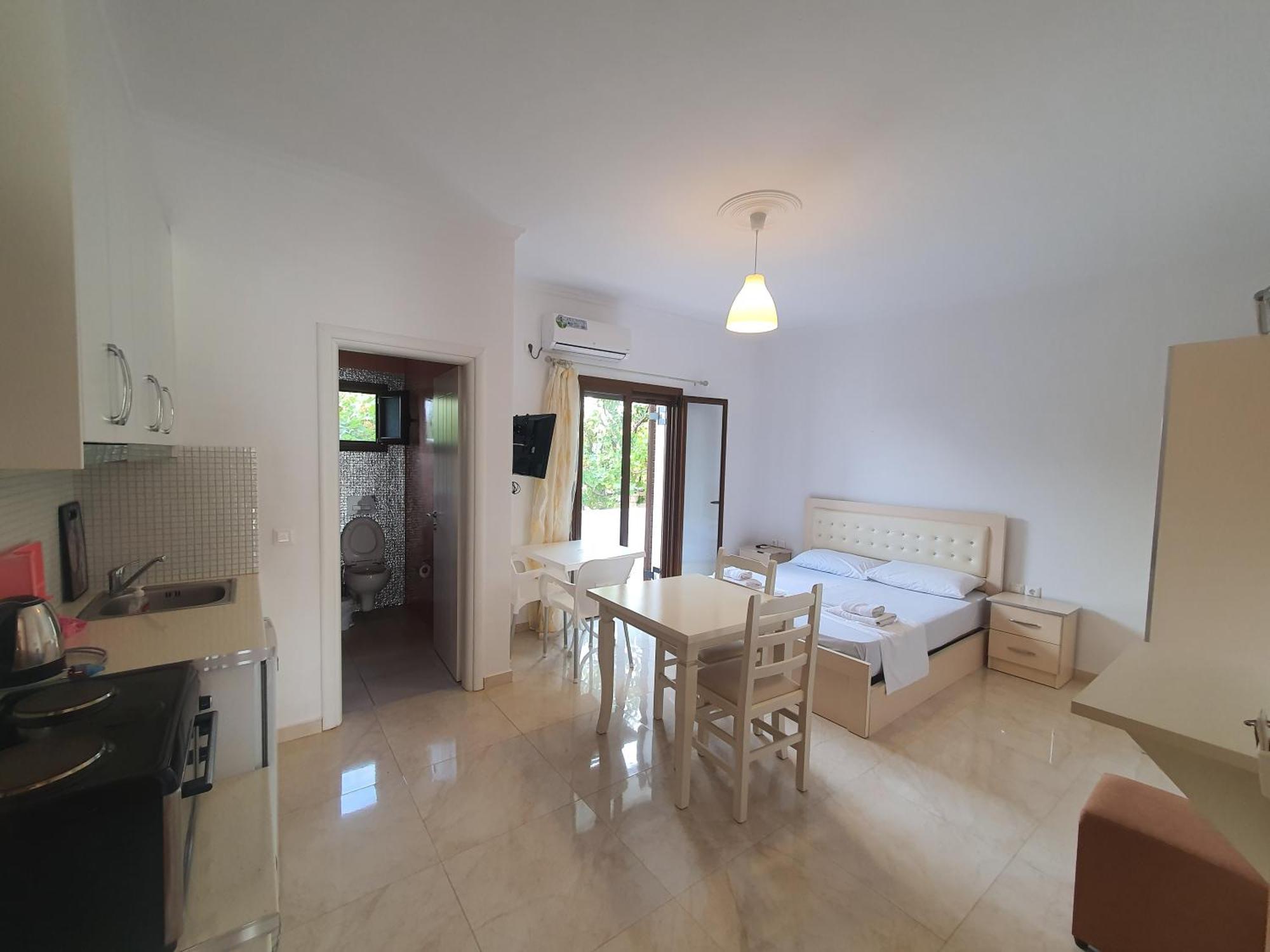Mihal Suites Sarande Exterior photo