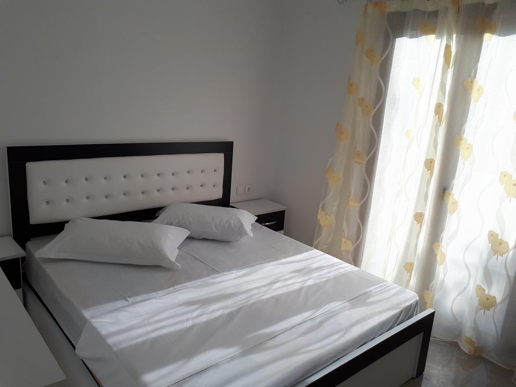 Mihal Suites Sarande Exterior photo